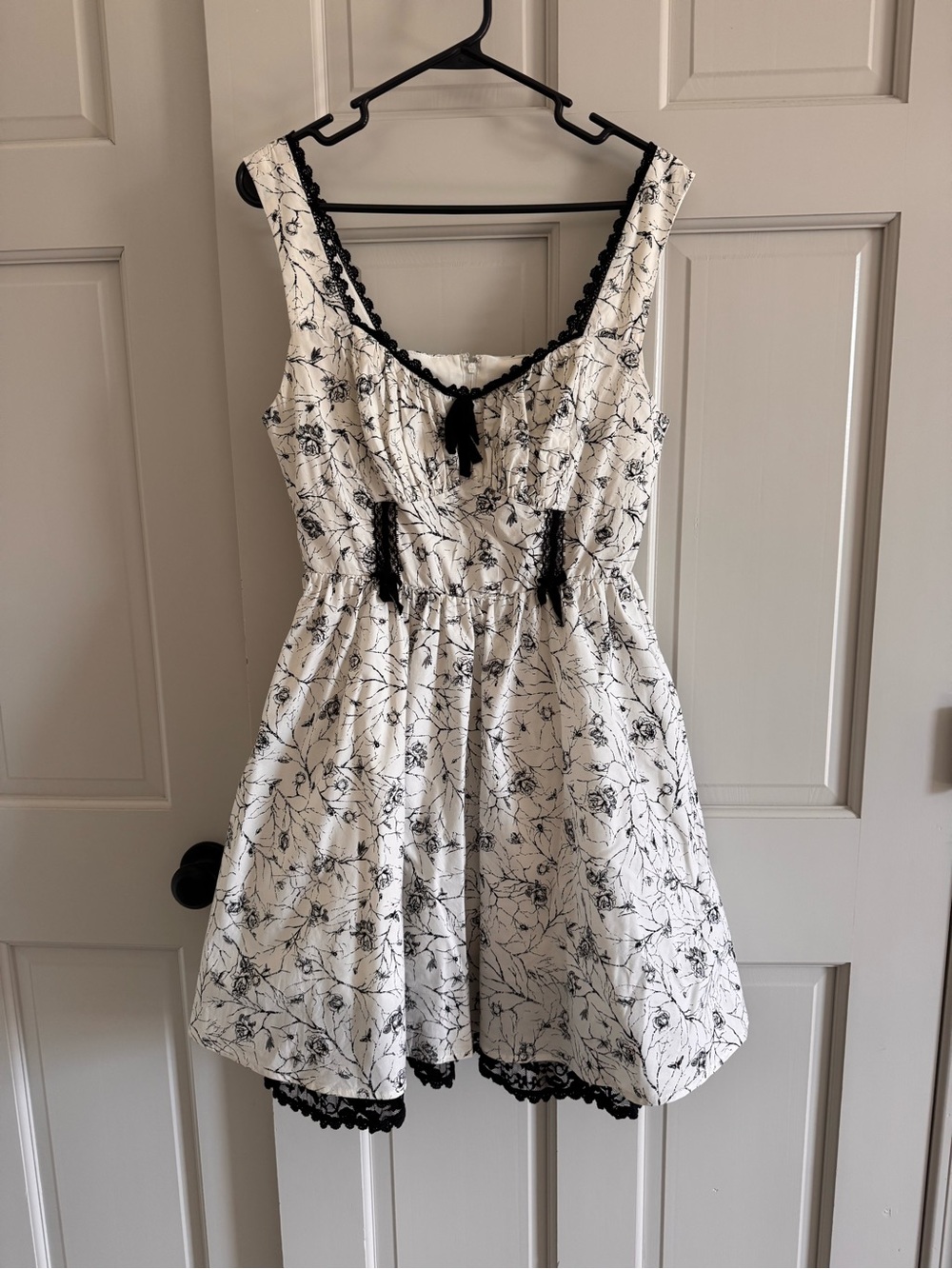 Hot Topic Ivory and Black Fit and Flare Dress L